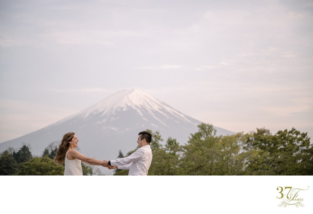 Love Meets Nature: A Proposal at the Foot of Mt Fuji