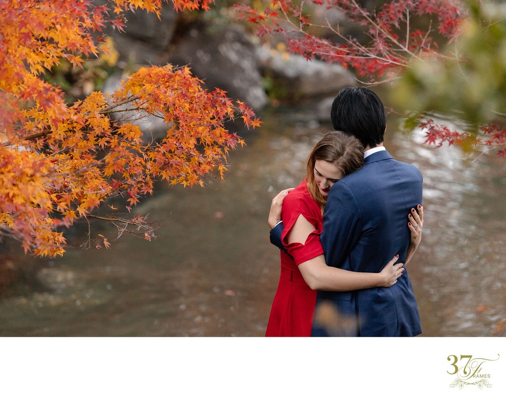 Tokyo's Autumn Backdrops for Engagement Photography