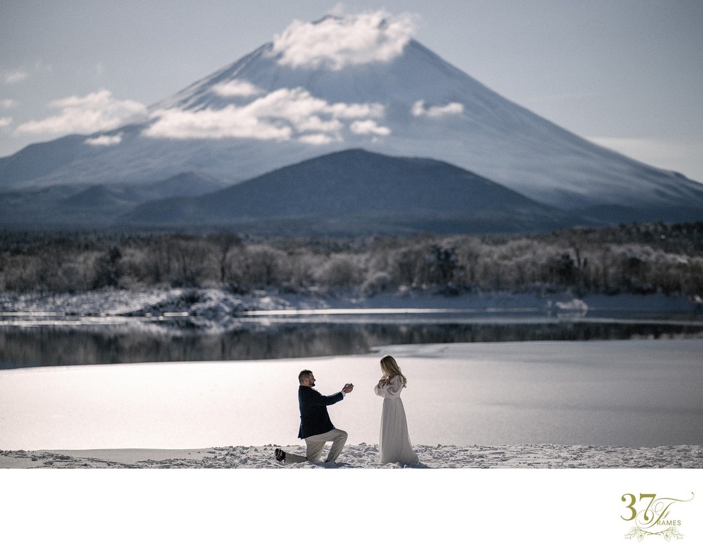Snowy Surprise at Mt. Fuji: Capturing a Once-in-a-Lifetime Proposal