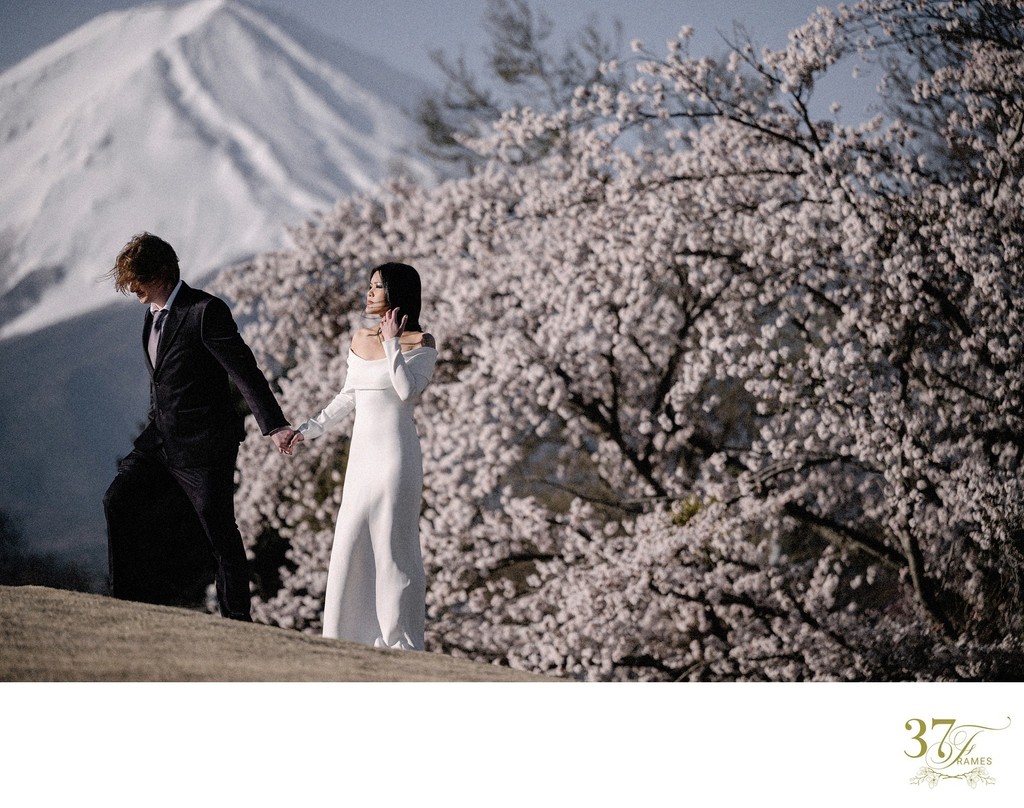 Mt Fuji Elopement with Full Bloom Cherry Blossoms