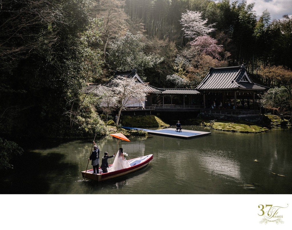 Asaba Ryokan Elopement with Bride Arriving by Boat