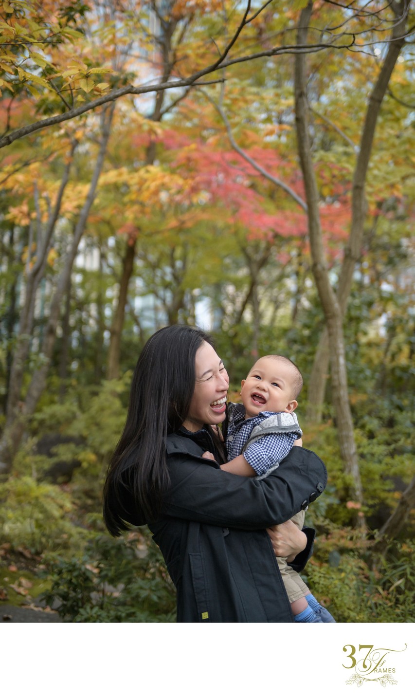 Fun and giggles | Family Photos in Fall in Tokyo