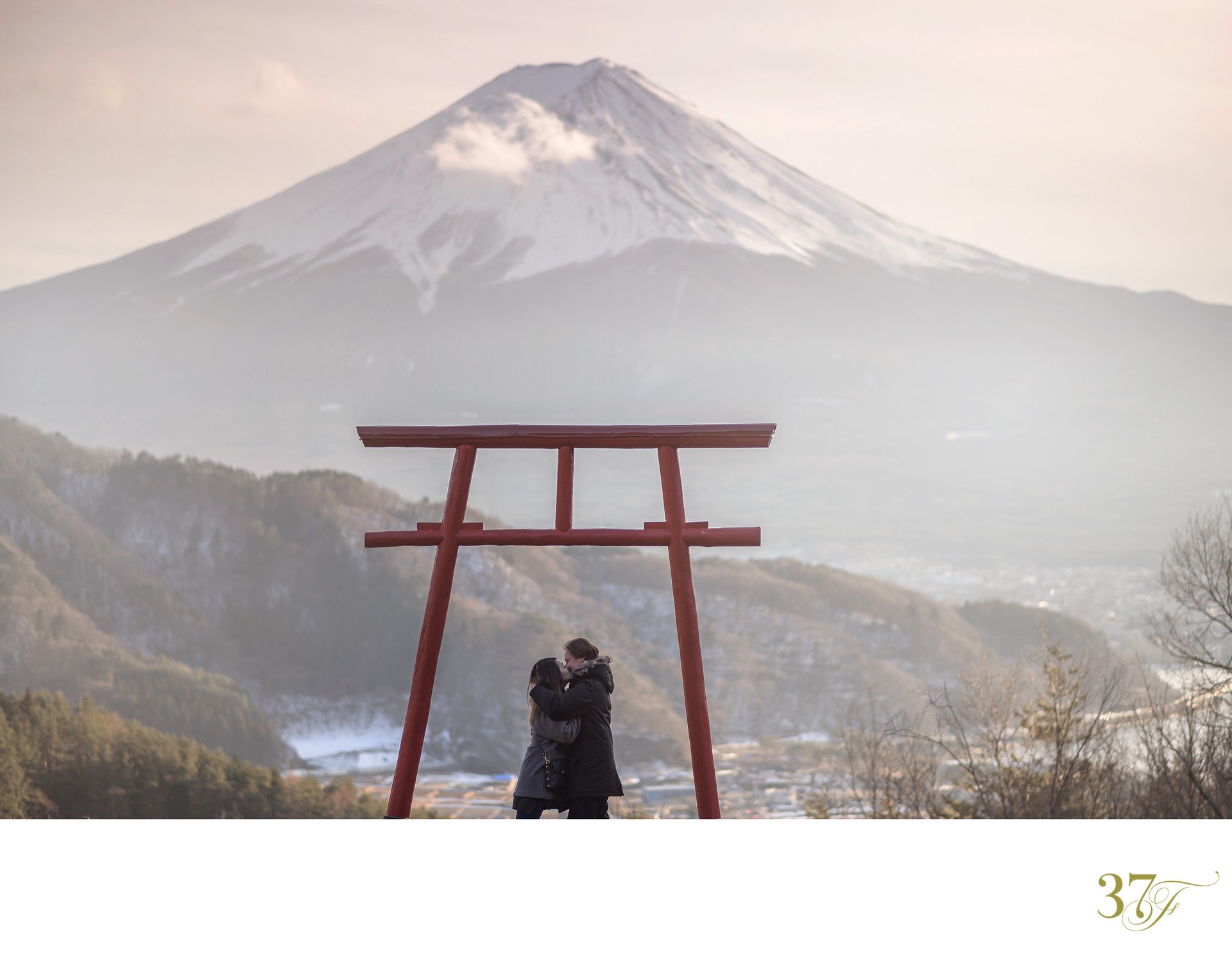 Tenku-no Torii (Torii gate in the sky) at Mt Fuji - Wedding Planning 