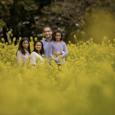 Family Portraits in the Yellow Flowers at Hamarikyu