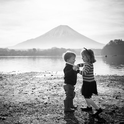 Iconic Family Photography at Mt Fuji