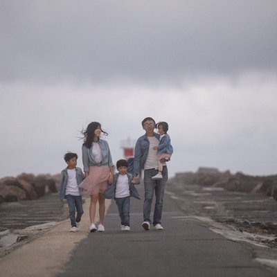 Family Vacation Photographer | Stormy Lighthouse