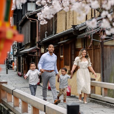 Cherry Blossom Delight: Kyoto Family Portrait Locations