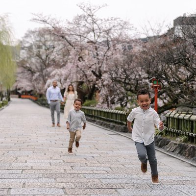 Kyoto Blooms: Picture-Perfect Family Portraits
