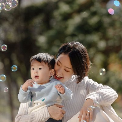 Bubble Magic: Capturing Joyful Moments 