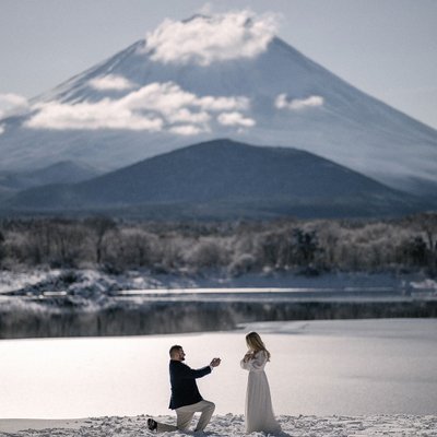 Snowy Surprise at Mt. Fuji: Capturing a Once-in-a-Lifetime Proposal