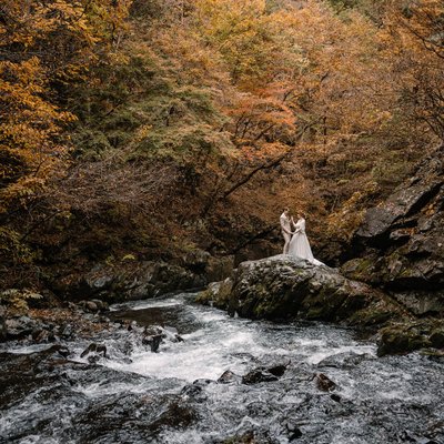 Fall foliage elopements in Japan