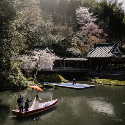 Asaba Ryokan Elopement with Bride Arriving by Boat
