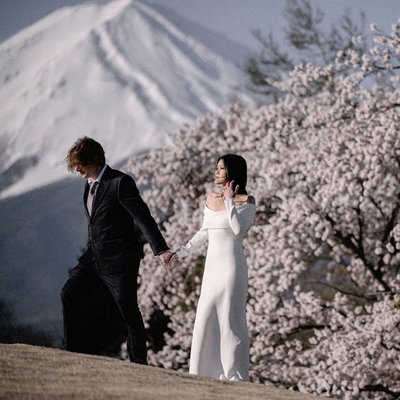 Mt Fuji Elopement with Full Bloom Cherry Blossoms