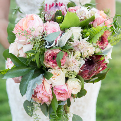 pink and red bridal bouquet