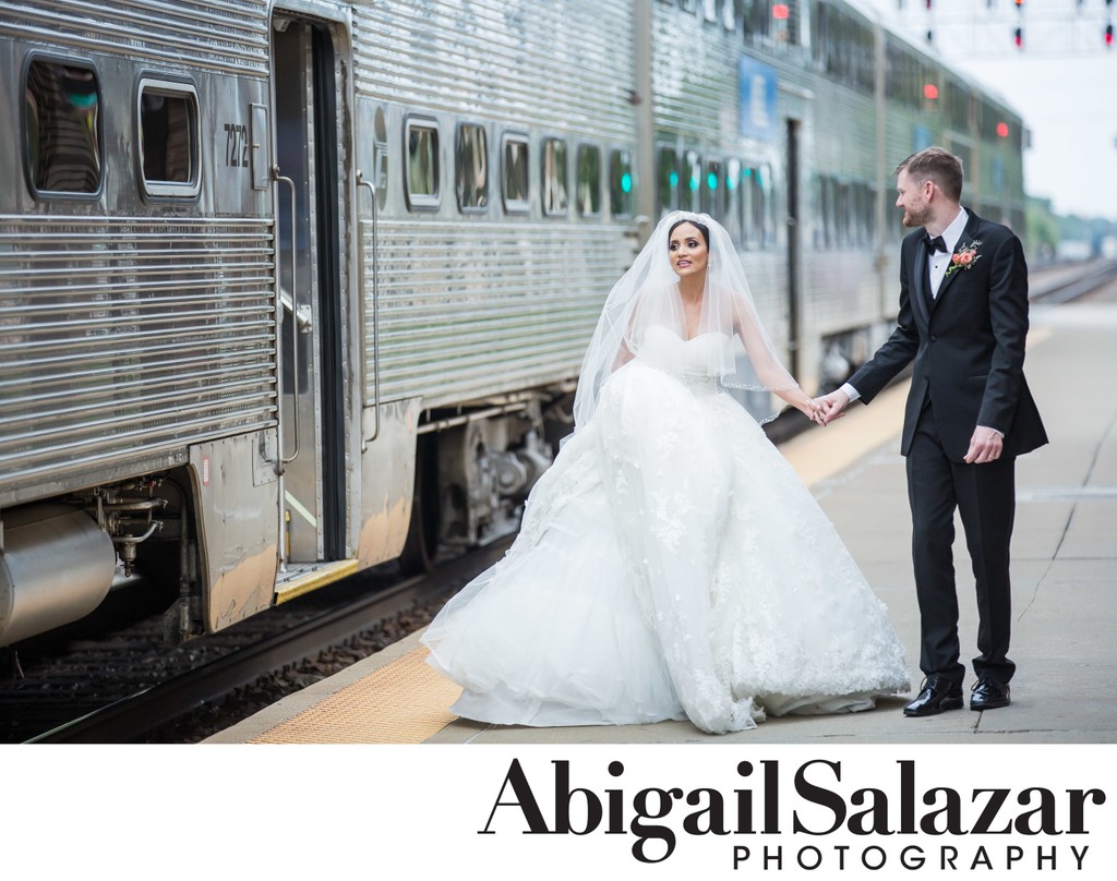 Gorgeous bride & groom: Chicago Metra train
