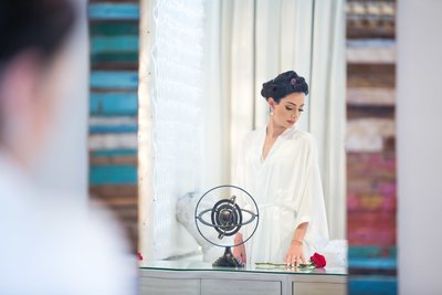 Elegant Bride: Getting ready portrait