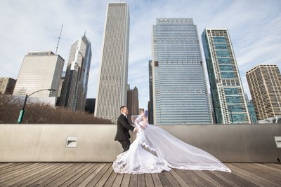 Bride & Groom: Chicago downtown wedding