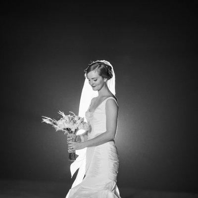 Bridal portrait: Sophisticated Bride & floral bouquet