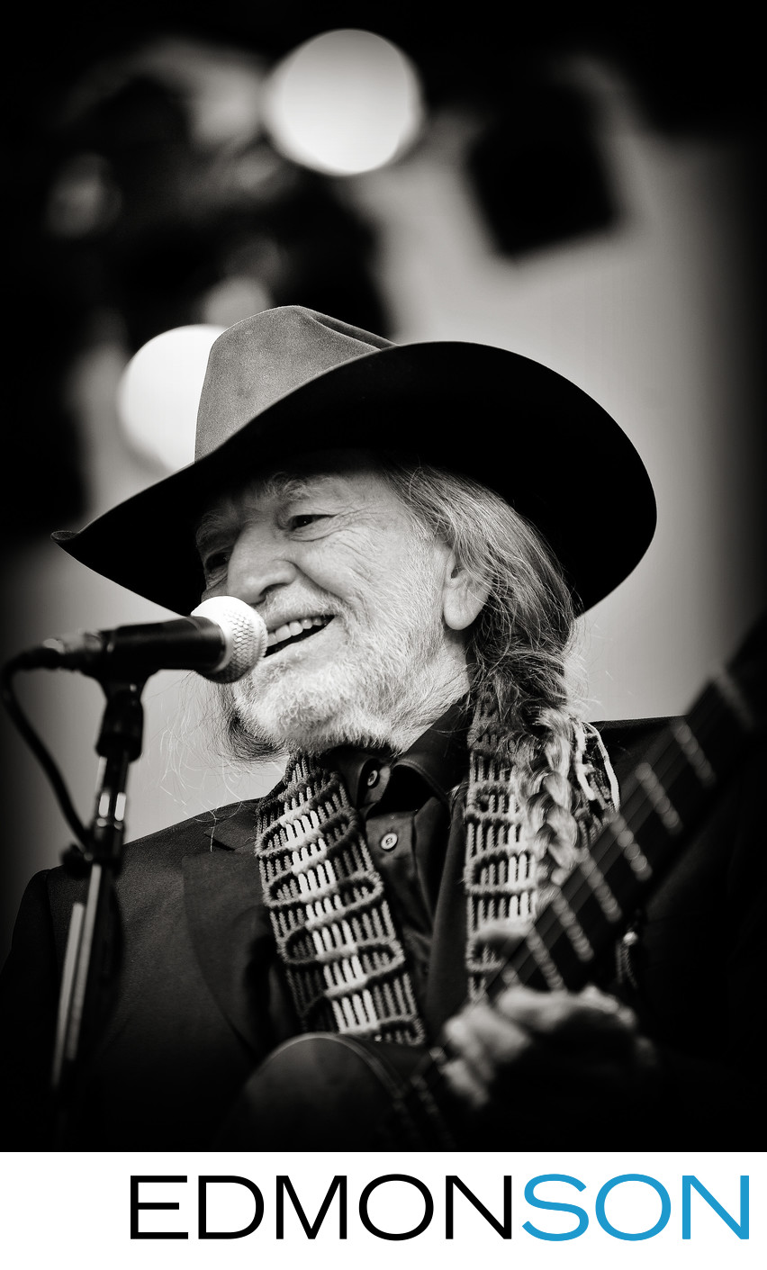 Willie Nelson Sings At Luxury Dallas Wedding