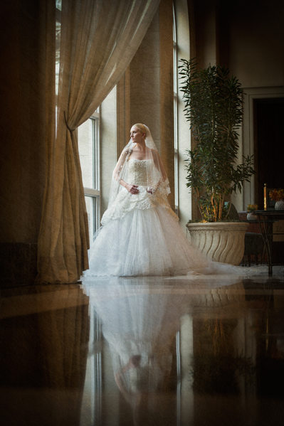 Dallas Bride Has Portrait Made At Rosewood Crescent