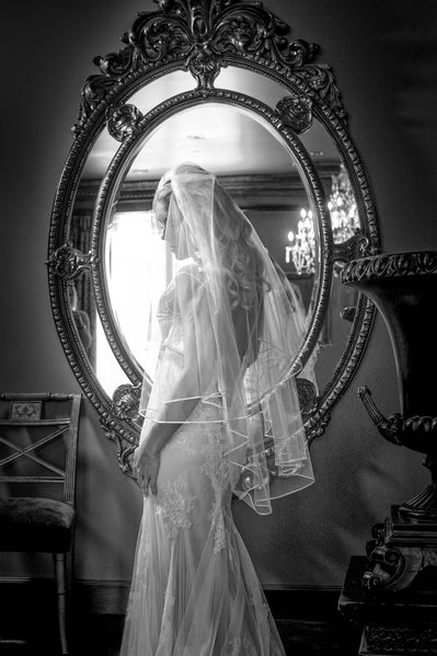 Last Czar Suite Mirror Frames Bride At Hotel ZaZa