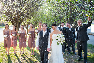 Outdoor Spring wedding photos Colorado