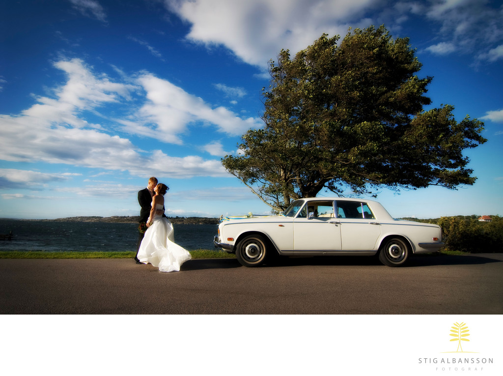 Bröllopsfotografering Särö med Rolls Royce Blå himmel