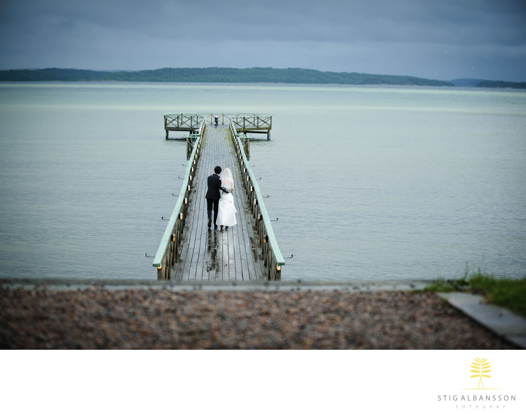 Bröllopsfoto vid Onsala herrgård med havet som kuliss