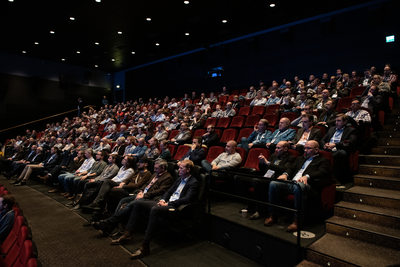 Deltagare lyssnar på föredrag på Cisco Connect 2018