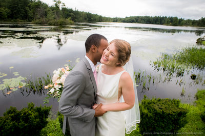 fun relaxed wedding photographer