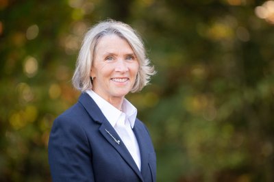 Outdoor business headshots