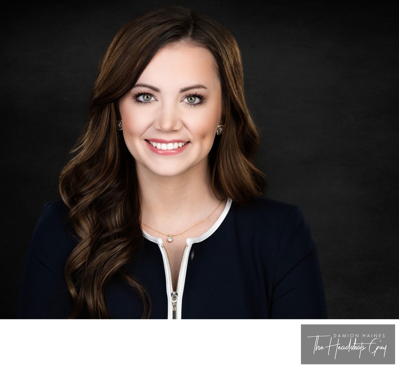 Baton Rouge Headshot of business woman in navy suit