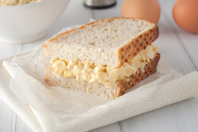egg salad sandwich made with white bread