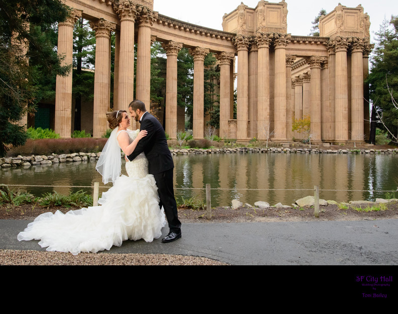 Palace Of Fine Arts Column Wedding