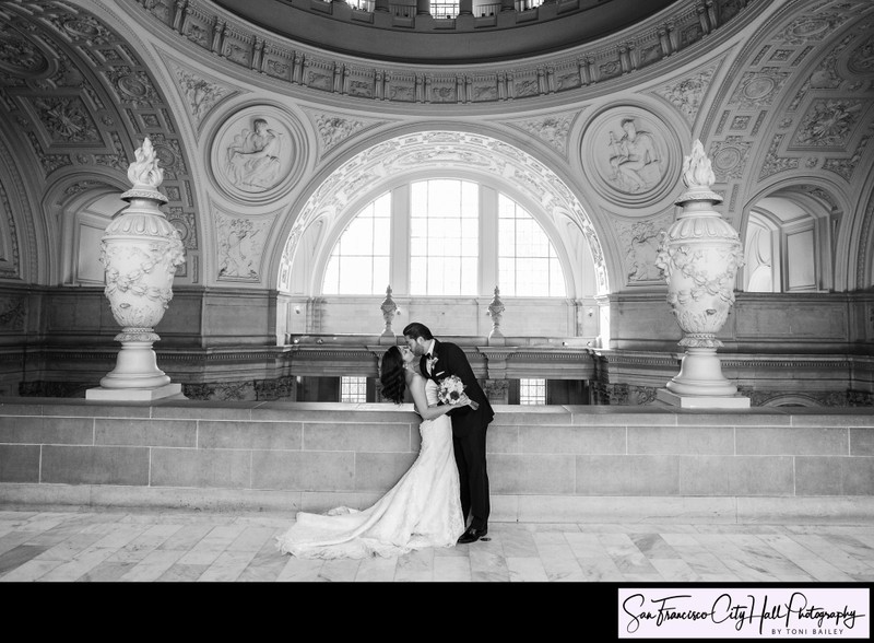 Black and white San Francisco city hall wedding photography