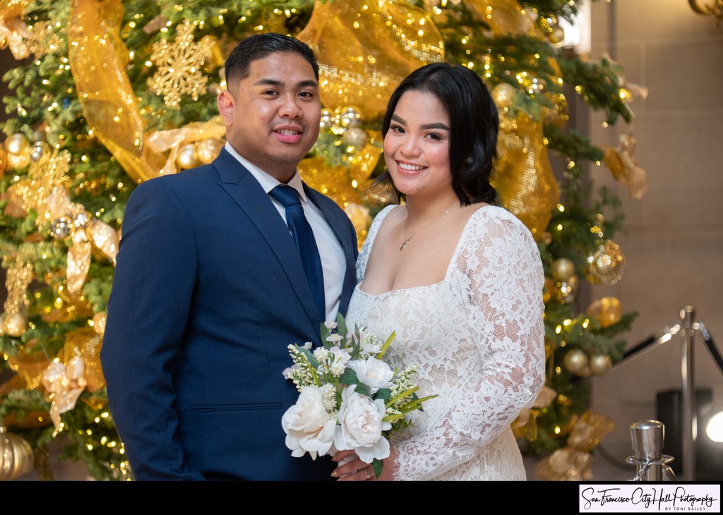 San Francisco city hall wedding photographer's image of Newlyweds