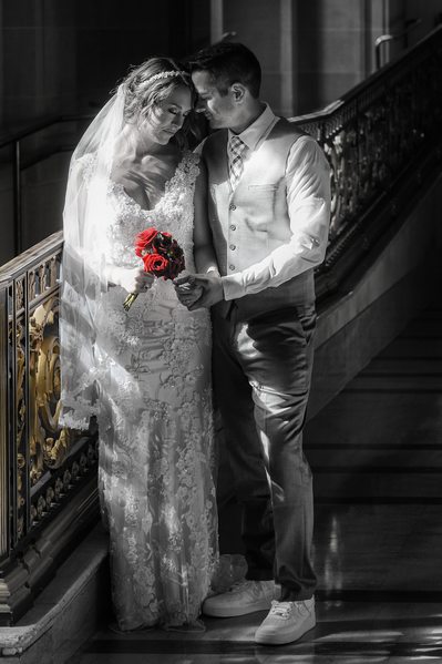 Bride and groom love at San Francisco city hall - photography
