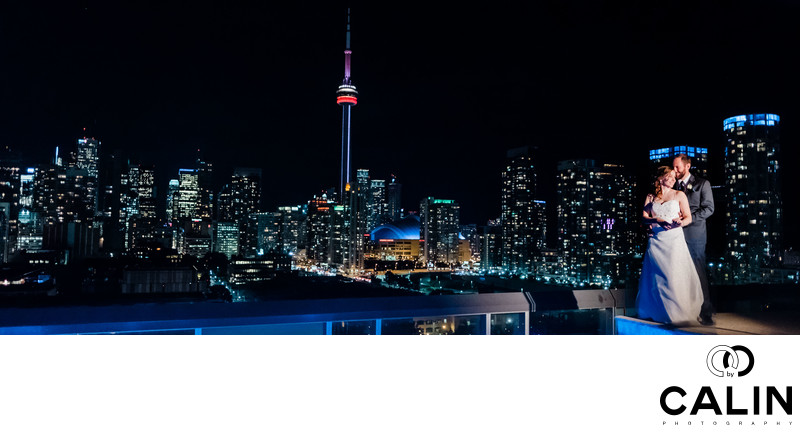Bride and Groom Panoramic Portrait on Thompson Hotel Toronto Rooftop
