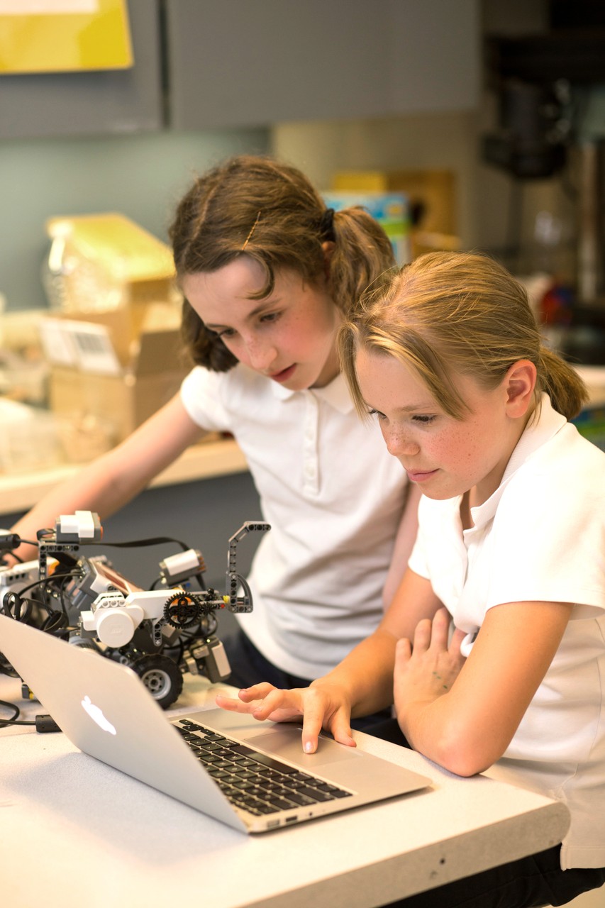 Private School Classroom Photography – Academic Learning in Collaboration | Los Angeles