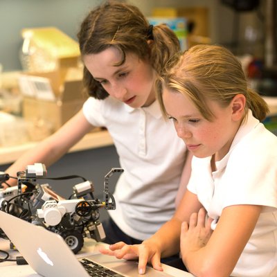 Private School Classroom Photography – Academic Learning in Collaboration | Los Angeles