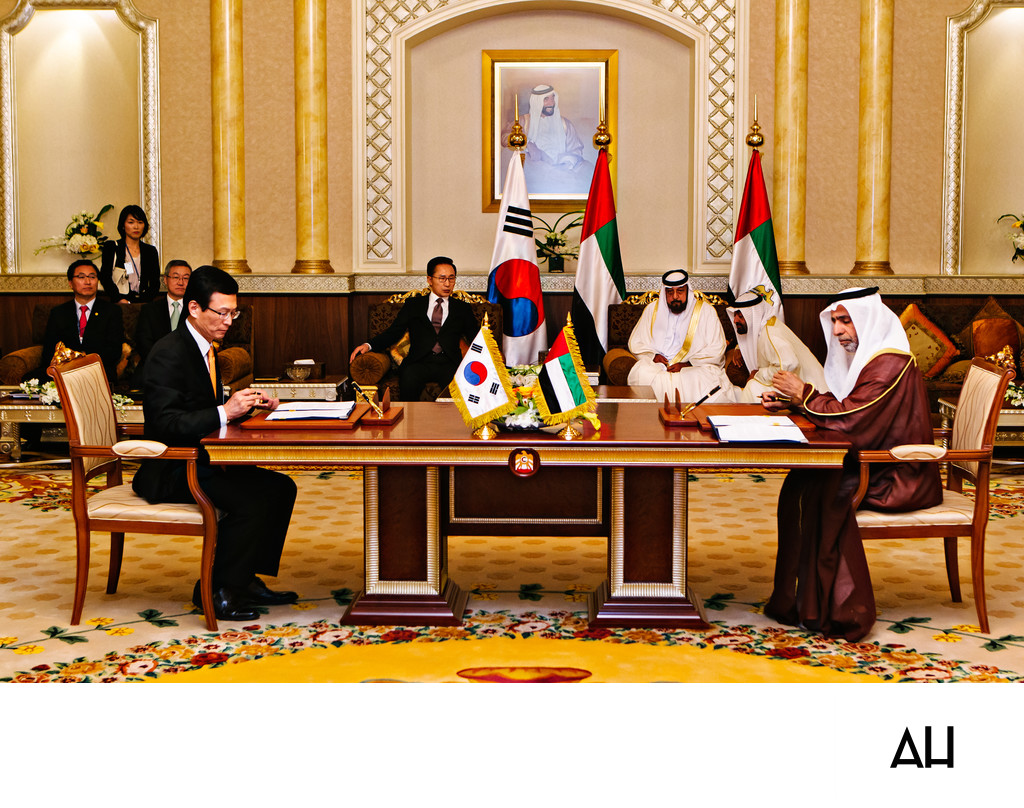 Sheikh Khalifa Receives President Lee Myung-bak