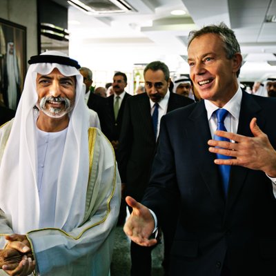 Tony Blair with an Emirati official in Abu Dhabi