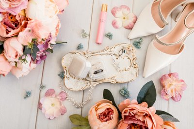 bridal details layflat with florals albuquerque