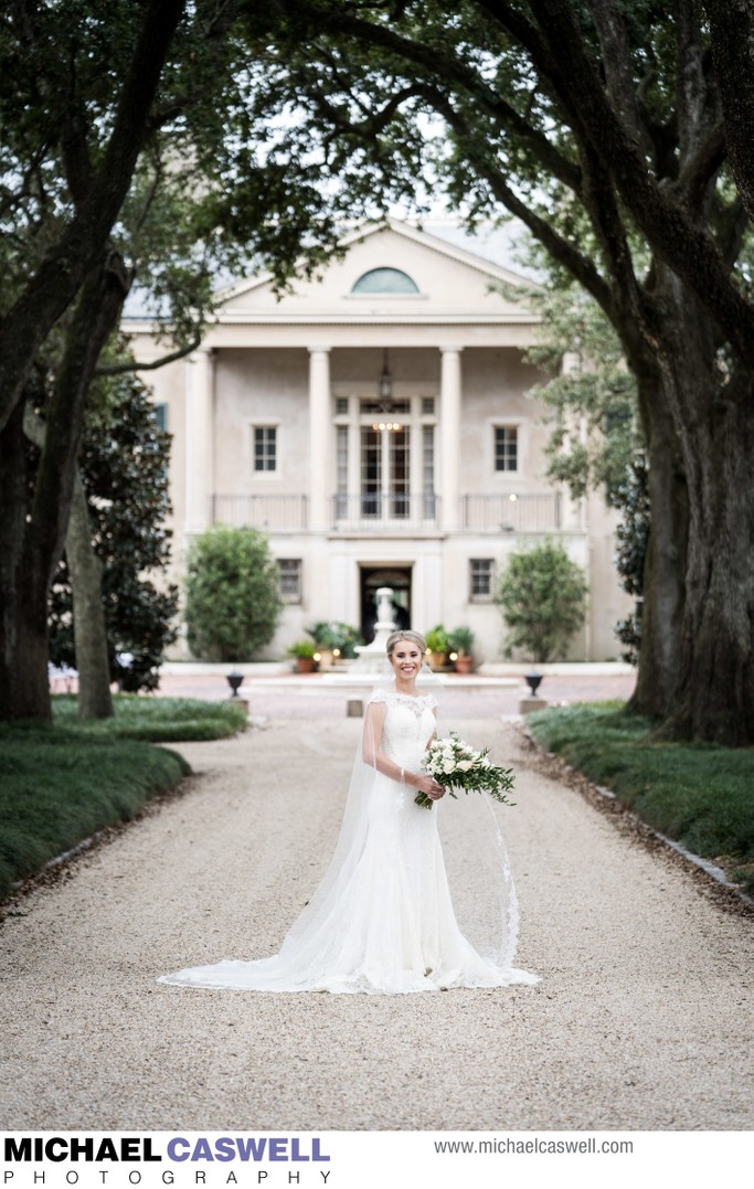 Bridal Portrait at Front of Longue Vue House