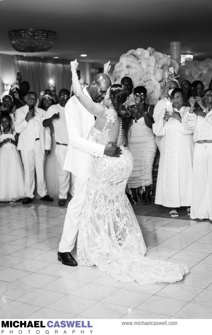 Bride and Groom dance at Southern Oaks