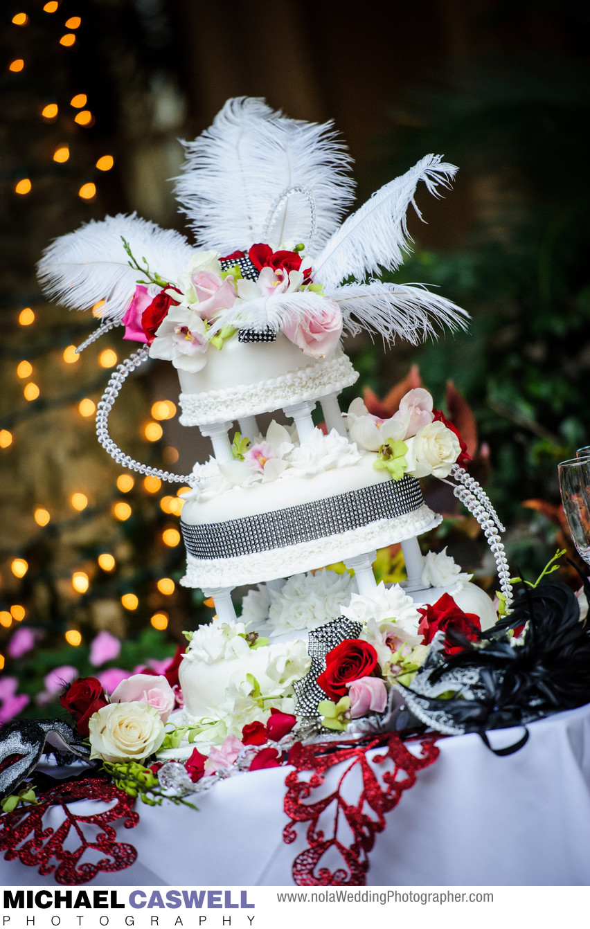 Maison Dupuy Wedding Cake Table