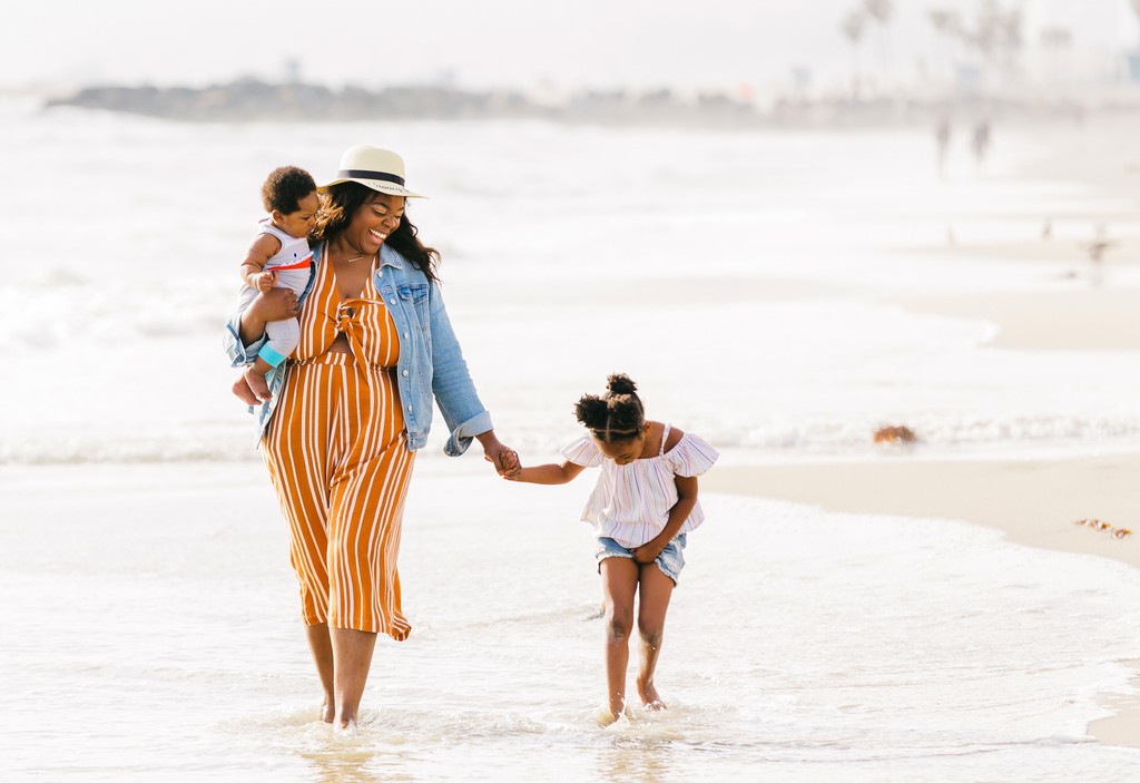 happy family venice beach lifestyle commercial