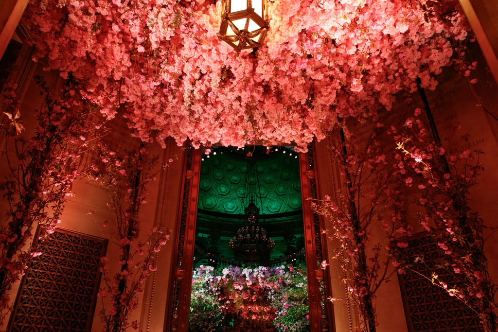 Gotham-Hall-upscale-gala-event-in-new-york-city-floral-entry