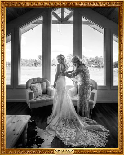 Berry Barn, bride and mother, wedding photographer