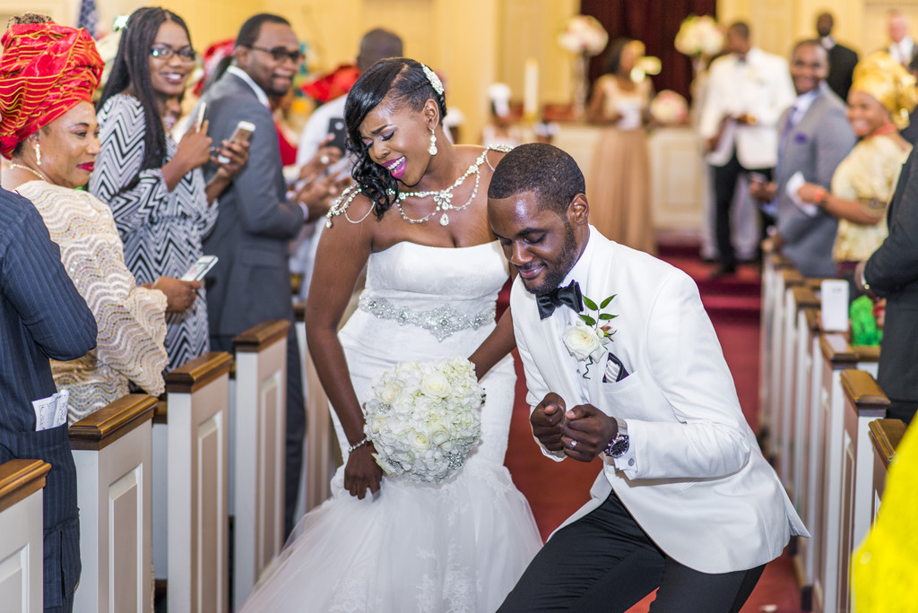 Temple Atlanta Wedding Photographer Newlyweds Dancing